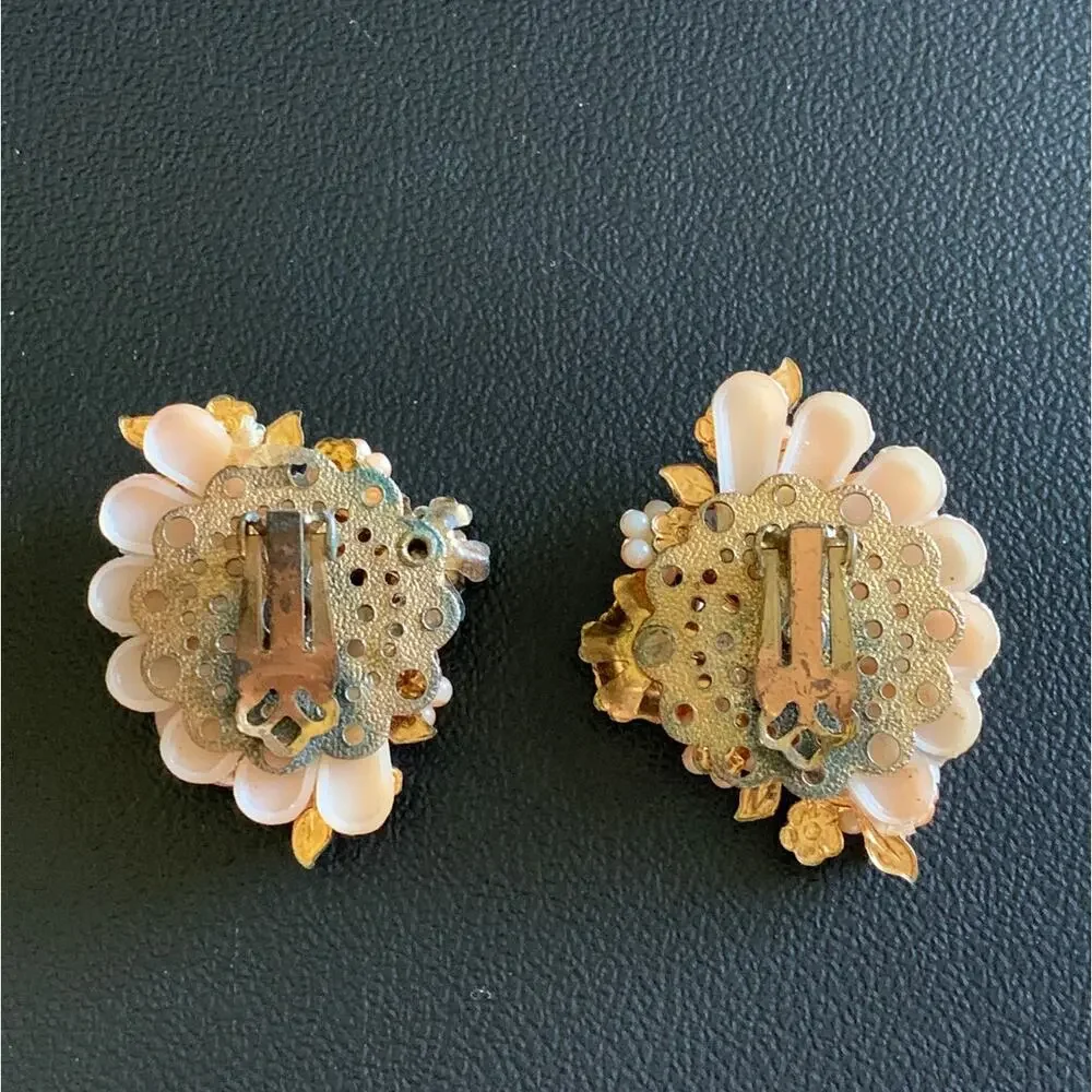 Vintage 1950s Lucite Flower Clip Earrings Peach Gold Tone Floral